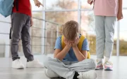 Detectar a tiempo los cambios emocionales, físicos y conductuales en niños y adolescentes puede marcar la diferencia, ya que muchas víctimas de acoso escolar no expresan lo que viven