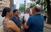 Familiares reclaman transparencia en los tratamientos para niños con atrofia muscular.