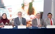 Las sospechosas ausencias de Enrique Pita y Esthela Acero han permitido que, en dos ocasiones, sus suplentes se principalicen para que el CNE vote a favor de los intereses del Gobierno.
