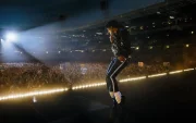 Michael vuelve a poner bajo los reflectores la vida del Rey del Pop, en una película que revive su música, su historia familiar y el enorme peso de convertirse en leyenda.
