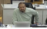 Diego Garrido, concejal del movimiento de Gustavo Larrea, preside la Mesa de Movilidad. No vota con la oposición ni con la fiscalización a la alcaldía de Quito.
