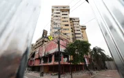 La estructura luce en mal estado debido al incendio y robos.