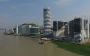 El futuro de Guayaquil depende de quién la gobierne. El próximo alcalde deberá presentar propuestas sobre urbanismo, transporte público, servicios básicos, turismo y desarrollo sostenible.