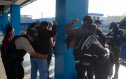 Operativos en Trolebús y Ecovía permitieron decomisar armas, drogas y licor en abril de 2026.