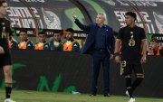 El seleccionador mexicano Javier Aguirre pone mano dura al Tri.