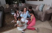 Entre la maternidad y la educación, Cynthia encontró una misión: acompañar, contener y guiar.