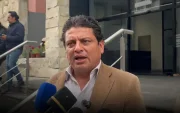 Integrantes de colectivos amazónicos entregaron firmas en el Ministerio del Ambiente para exigir el retiro de mecheros.