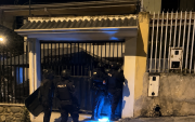 Dos hombres fueron detenidos como sospechosos del crimen de madre e hija en Cuenca.
