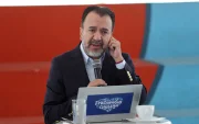 Pabel Muñoz ya mostró su intención de ir por la reelección, pero en la renión con militantes confirmó su aspiración.