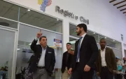 La exposición de datos biométricos genera preocupación por posibles fraudes y debilidades en la protección estatal.