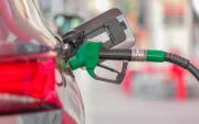 Múltiples quejas por desabastecimiento de gasolina en Ecuador.