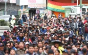 Personas se manifiestan este martes, en La Paz (Bolivia).