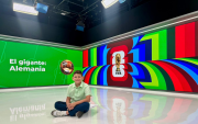 El hijo de Liz Valarezo combina su amor por el deporte y la comunicación en la pantalla chica.