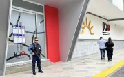Sellos de clausura permanecen en el ingreso del casino Club del Sol, intervenido por segunda vez en 2026.