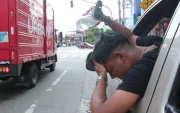 El asfalto y el concreto intensifican la sensación de calor en Guayaquil, donde caminar al mediodía se vuelve agotador.