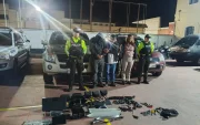 Tres personas fueron aprehendidas durante un operativo policial ejecutado en el sector de Itchimbía, en Quito.