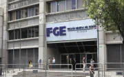 Con el sistema que propone el asambleísta Luis Fernando Molina,  cualquier abogado que hubiese patrocinado judicialmente causas por un extensísimo rosario de delitos, objetivamente quedaría impedido de ser fiscal general.