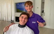 Gael Bajo, adolescente de 14 años de San Miguel, Argentina, logró cumplir el sueño de cortar el cabello al futbolista Julián Álvarez.