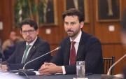 Antes de ser asambleísta, Niels Olsen fue ministro de Turismo e Guillermo Lasso y Daniel Noboa.