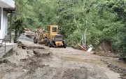 Las lluvias provocaron derrumbes en las vías de Pacto y Nanegal, en el noroccidente de Pichincha.