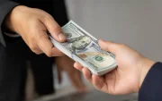El Banco Central del Ecuador alertó sobre publicaciones falsas que prometen ganancias rápidas mediante inversiones digitales.