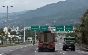 La Agencia Metropolitana de Tránsito aplicará nuevamente restricciones al transporte pesado en vías estratégicas.