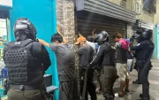 Ecuador reporta 3.422 detenidos desde 3 mayo por controlar crimen durante toque de queda nacional.