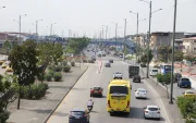 Conductores cuestionan el diseño de la ciclovía por el estrechamiento de carriles en Guayaquil.