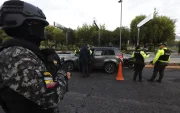 Policía. La mañana de ayer, último día del toque de queda, se desplegó un operativo en la avenida de los Shyris.