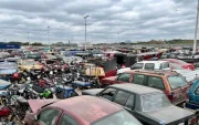 Año a año la ATM realiza la chatarrización de carros abandonados.