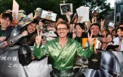 Pedro Pascal durante el estreno en Tokio de Star Wars: The Mandalorian y Grogu.