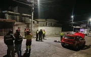 Un policía abatió al presunto delincuente luego de que intentara ingresar a su vehículo.