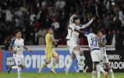 Los jugadores de la plantilla de Liga de Quito celebraron eufóricos la victoria 2-0 ante Lanús