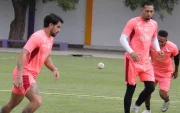 Barcelona entrena en Manta para el partido ante Delfín.