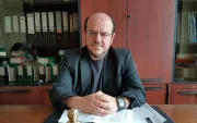 Santiago Carrasco, presidente de la Federación Médica Ecuatoriana se pronunció tras los anuncios del Gobierno sobre compra de medicamentos y reformas en salud.