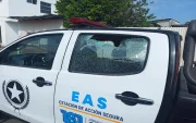 Sujeto lanzó piedras a camioneta de Segura EP en La Trinitaria.