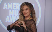 La colombiana Karol G recibió el Premio Internacional a la Excelencia Artística.
