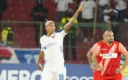 El brasileño Deyverson marcó un doblete en el triunfo ante Always Ready.