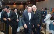 Jaime Nebot participó en un conversatorio en Guayaquil donde habló sobre el futuro de la ciudad y su rol político.