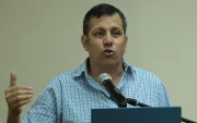Xavier Flores Aguirre es abogado constitucionalista y especialista en derechos humanos.