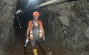 Acuerdo ministerial permite cambios en contratos mineros vigentes.