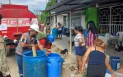 Ante los cortes programados de agua potable, Interagua destina tanqueros para atender a los sectores prioritarios.