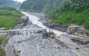 Una parte del dique permeable construido para mitigar el avance de la erosión del río Coca cedió el 21 de mayo de 2026.