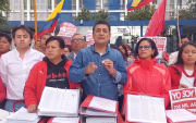 Geovanni Atarihuana, director de Unidad Popular, presentó las afiliaciones.