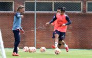 El entrenador argentino (i) escogió a los 26 futbolistas que representarán al país en el Mundial 2026.