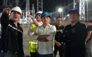 Juan Carlos Blum, ministro de Ambiente y Energía (centro), asumió estas funciones en mayo de 2026, tras la salida de Inés Manzano.