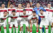 Selección de Turquía posa para la fotografía oficial antes de su regreso a una Copa del Mundo, tras 24 años de ausencia del torneo.