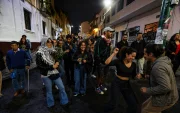 Bailar, caminar y disfrutar es posible en la Ruta León, que llena de vida y seguridad la calle Vicente León hasta la noche.