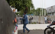 Oocho personas siguen desaparecidas; autoridades analizan pistas del caso.