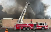 Unidades de bomberos frente la zona afectada
